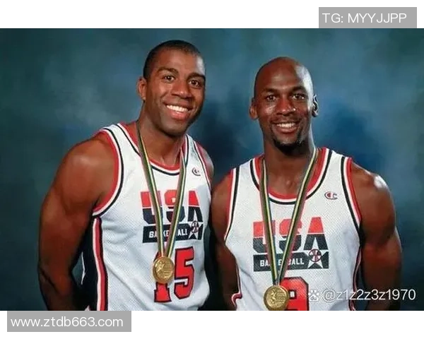 历代足球巨星的辉煌历程与传奇故事全解析