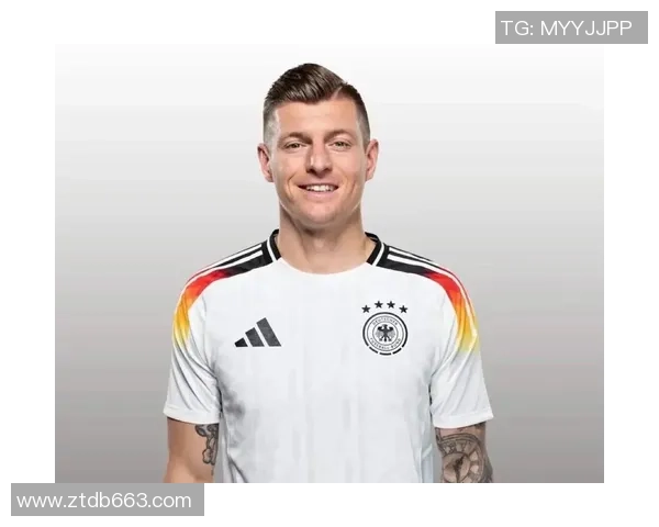 足球明星克罗斯的纹身故事与背后的意义解析